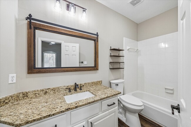 Building Photo - 123 N Concord Forest Cir