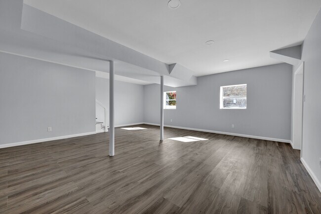 Building Photo - 294 Shades Crest Rd