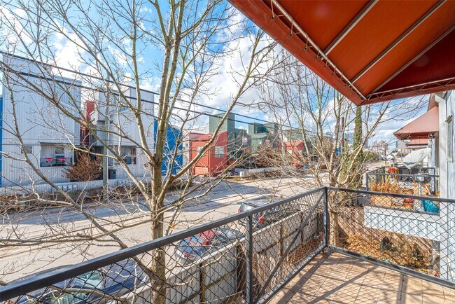 Building Photo - 3 N Ennis St