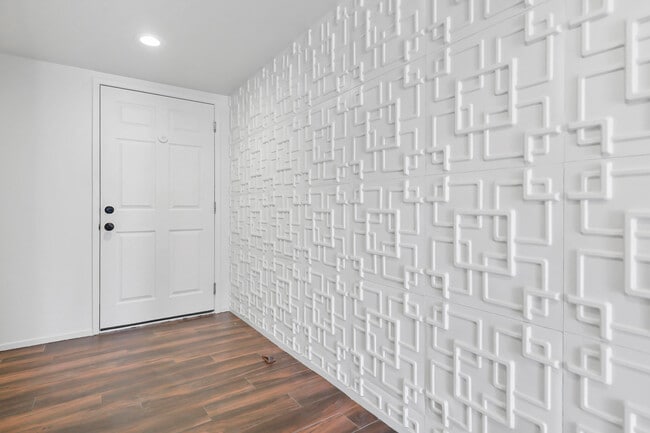 Building Photo - 40492 Bay Hill Way