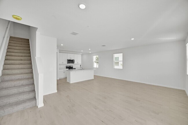 Building Photo - 575 Salisbury Cir