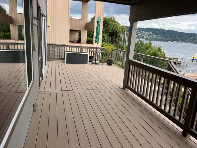 Building Photo - 1120 West Lake Sammamish Pkwy NE