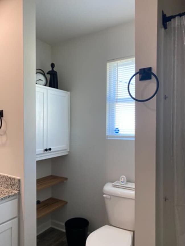 Building Photo - 300 Laurel Springs Dr