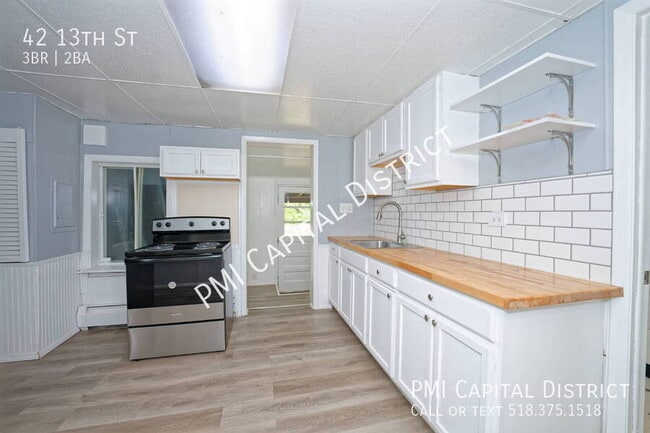 Primary Photo - 42 13th St
