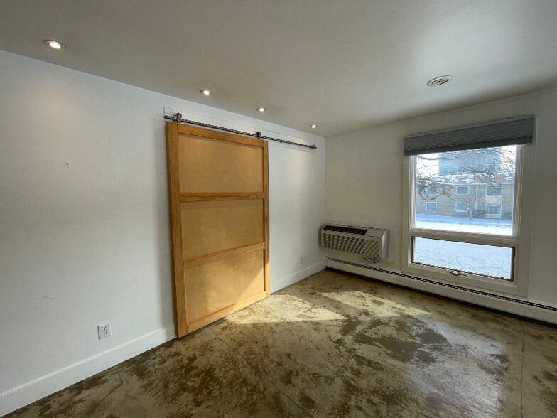 Building Photo - 1575 Cherboneau Pl