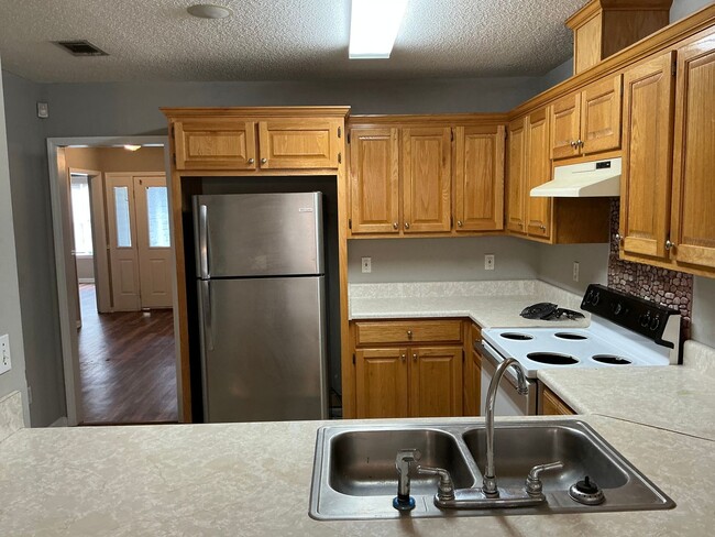 Building Photo - 1414 Jane St