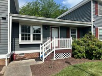 Building Photo - Condo available in the City of Williamsburg! Available July 2026!