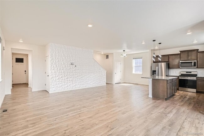 Building Photo - 27664 E 1st Pl