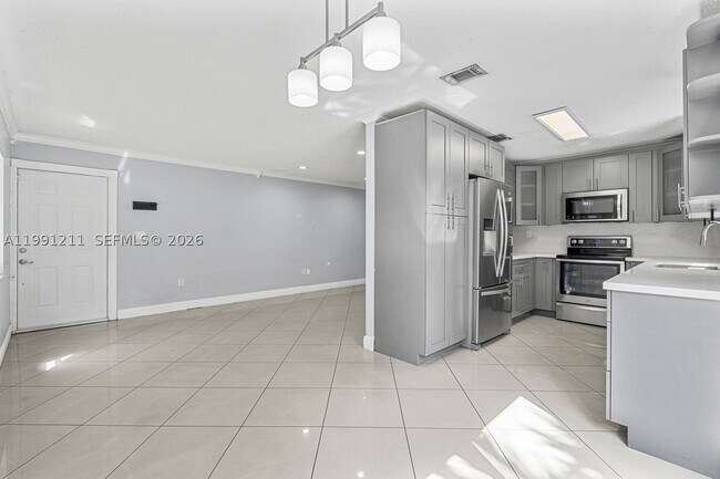Building Photo - 6854 NW 173rd Dr