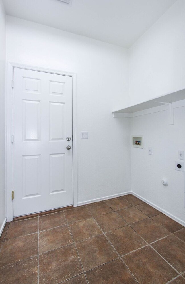 Building Photo - 3 bed 2 bath Pronghorn Ranch Home