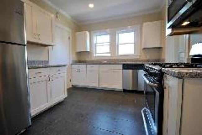 Building Photo - AVAILABLE SEPTEMBER 1ST - Huge, Beautiful, Fully Renovated Brighton / Oak Sq 4 Bed/2 bath.  NO BR...