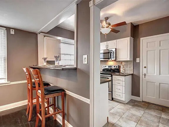 Building Photo - 925 S Hanley Rd