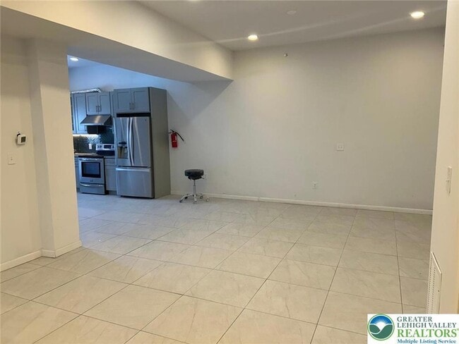 Building Photo - 134 S 3rd St