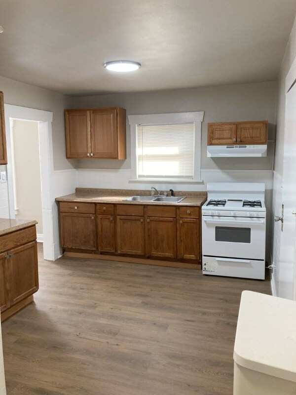Building Photo - 3840 Parrish Ave