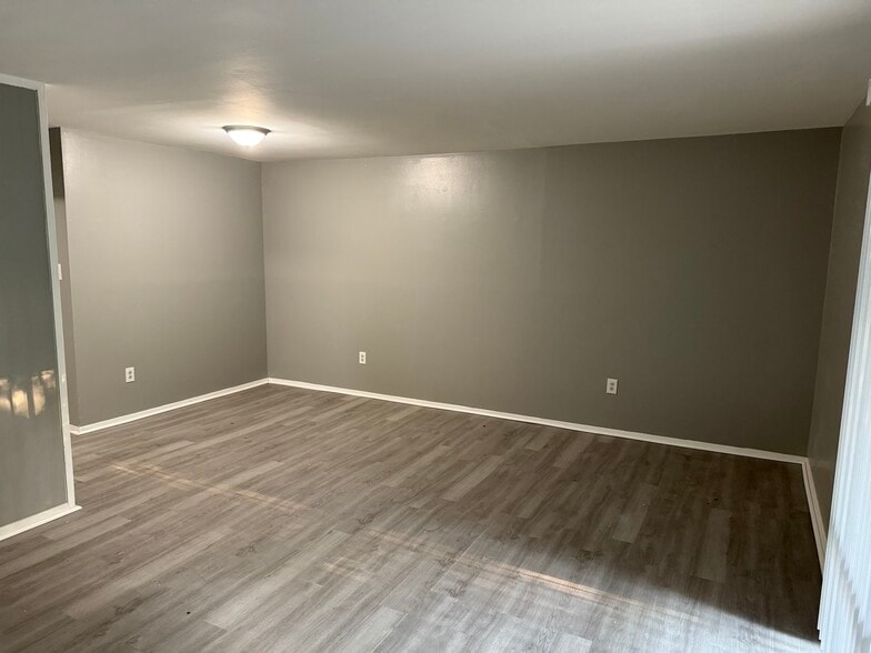 Dining room - 582 Wilson Bridge Dr