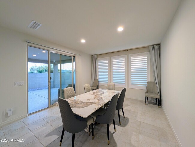 Building Photo - 5902 N 86th Dr