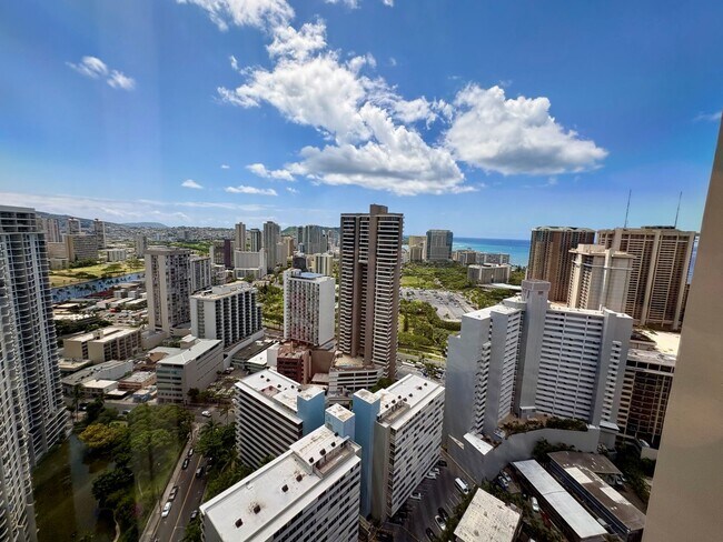 Building Photo - Available Now- 1 BED/1 BATH/2 PRKG in Chateau Waikiki! ALL Utilities Included, 6 Mo. Lease, Fully...