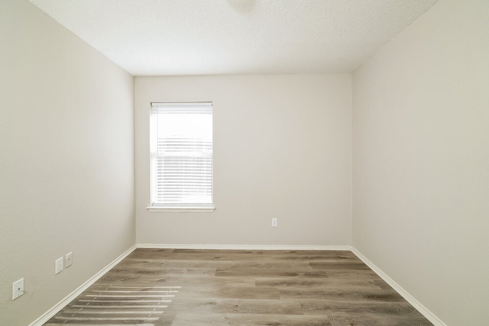 Building Photo - 6005 Castanada Dr