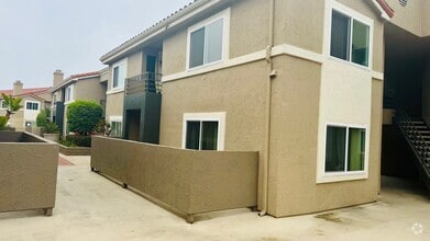 Building Photo - 7425 Charmant Dr
