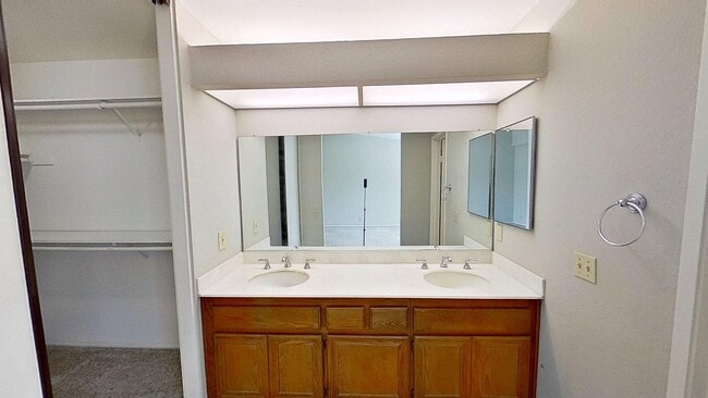 Building Photo - 4 Morning Star