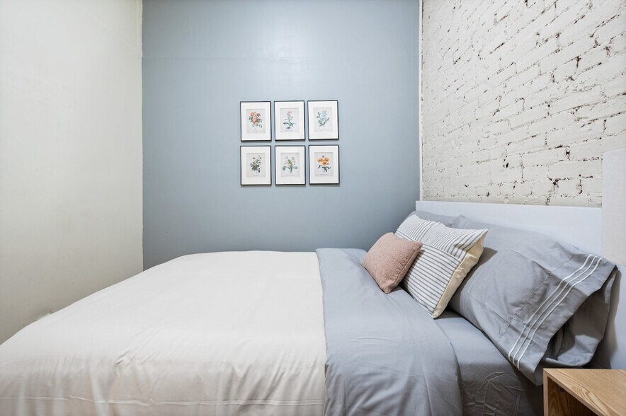 Building Photo - 639 2nd Ave