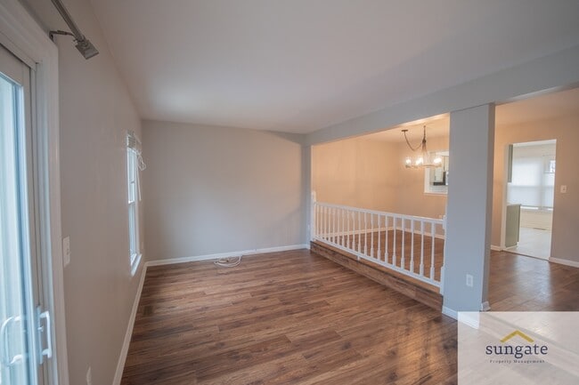 Building Photo - 21 Robin Ridge Ct