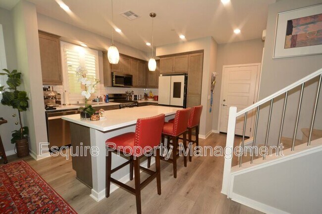 Building Photo - 643 Winchester Dr