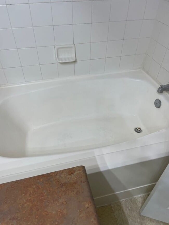 Building Photo - The Greens - 4221