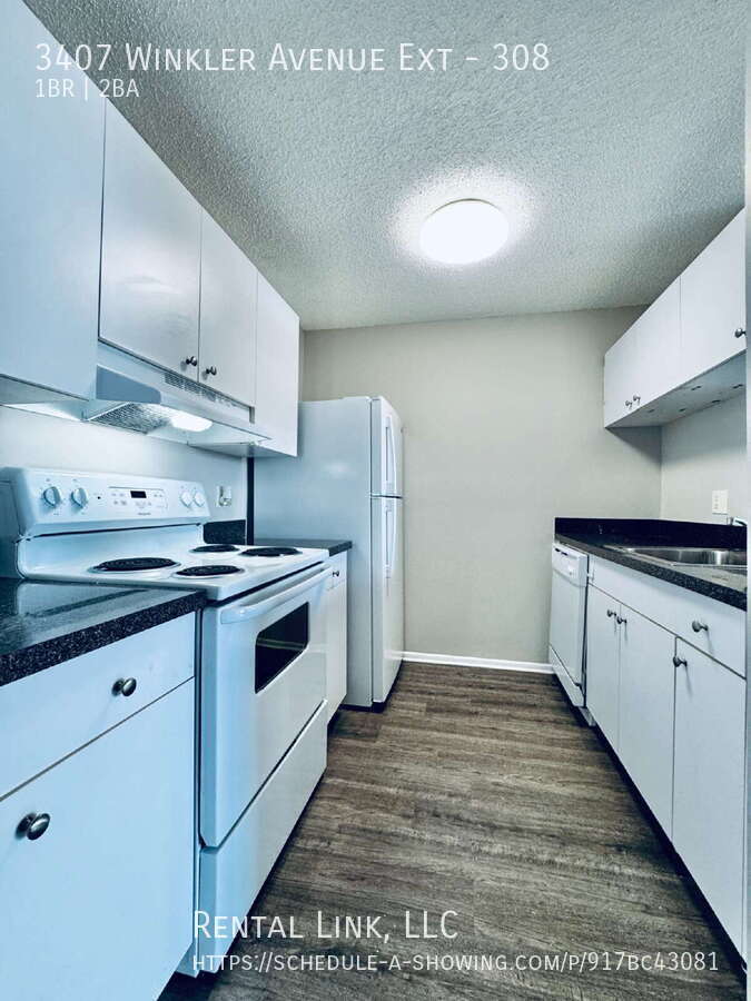 Building Photo - 3407 Winkler Ave Ext