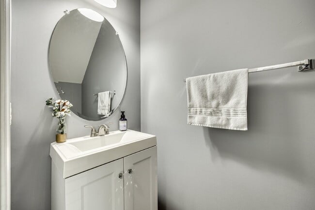 Building Photo - 928 Kite Dr