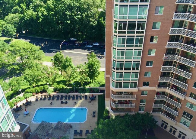 Building Photo - 3101 N Hampton Dr