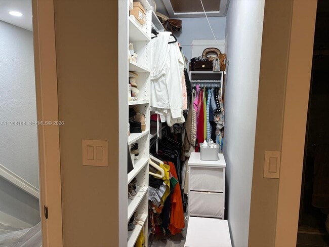 Building Photo - 14113 SW 120th Ct