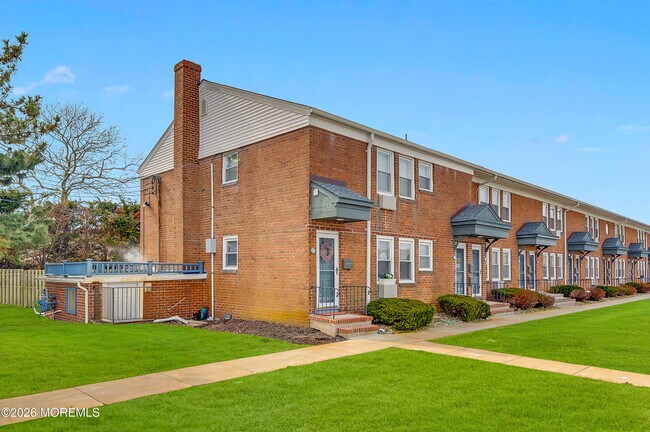 Building Photo - 310 Maryland Ave