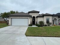 Building Photo - 1763 The Park Dr