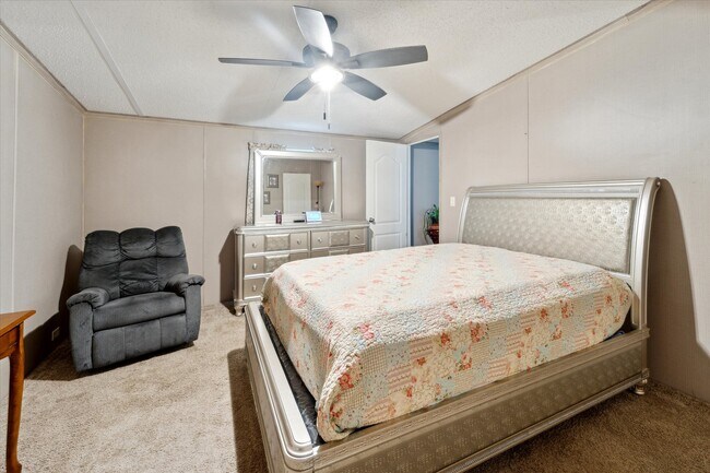 Building Photo - 151 Turning Point Ln