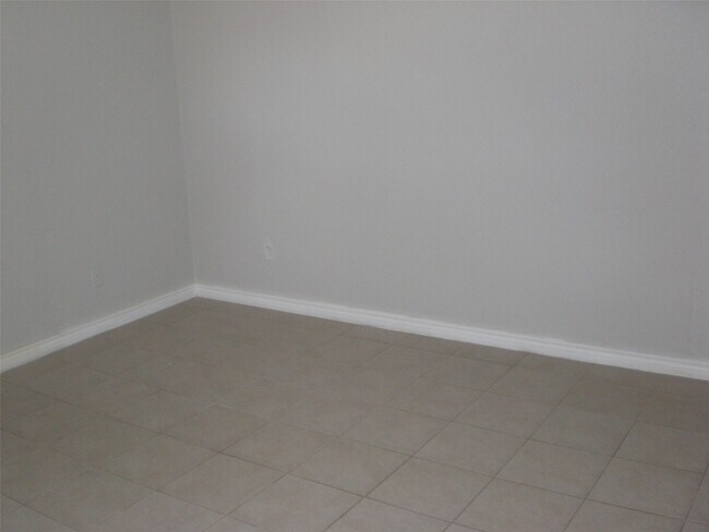 Building Photo - 12660 Ashford Point Dr