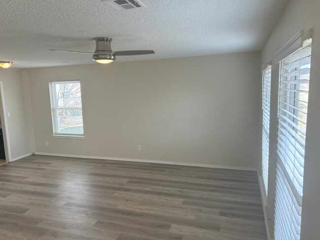 Living Room (2) - 104 N Wildhorse St