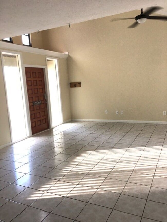 Building Photo - 904 Archer Pkwy E