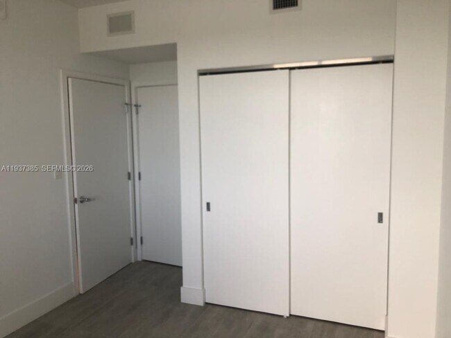 Building Photo - 16385 Biscayne Blvd