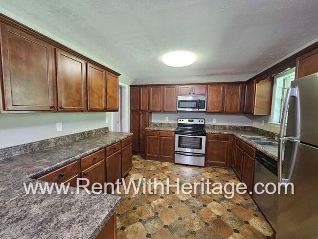 Building Photo - WOW! Fantastic Ranch With All The Upgrades...