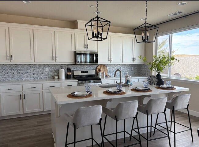 Building Photo - Luxury - New Executive Home | Furnished or Unfurnished | 5 Bedrooms | Antioch
