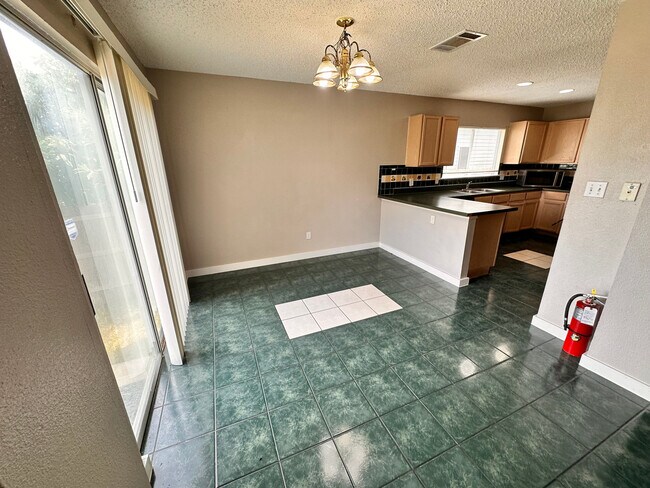 Building Photo - Room in Single Family Home on Heyerdahl Dr