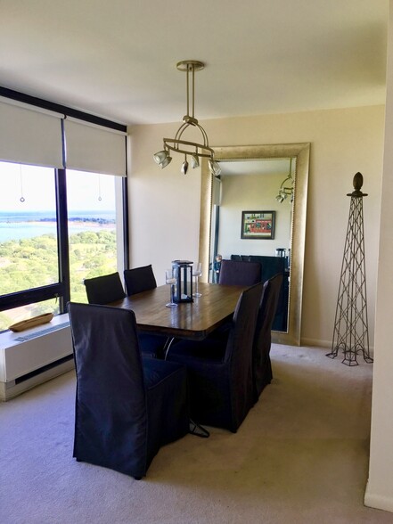 Dining Room - 5445 N Sheridan Rd