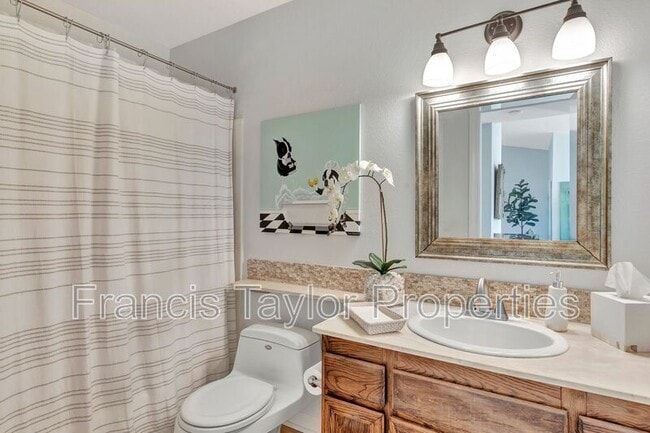 Building Photo - 2882 Andover Ave