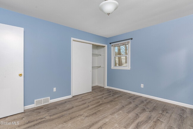 Building Photo - 7 Elgin St