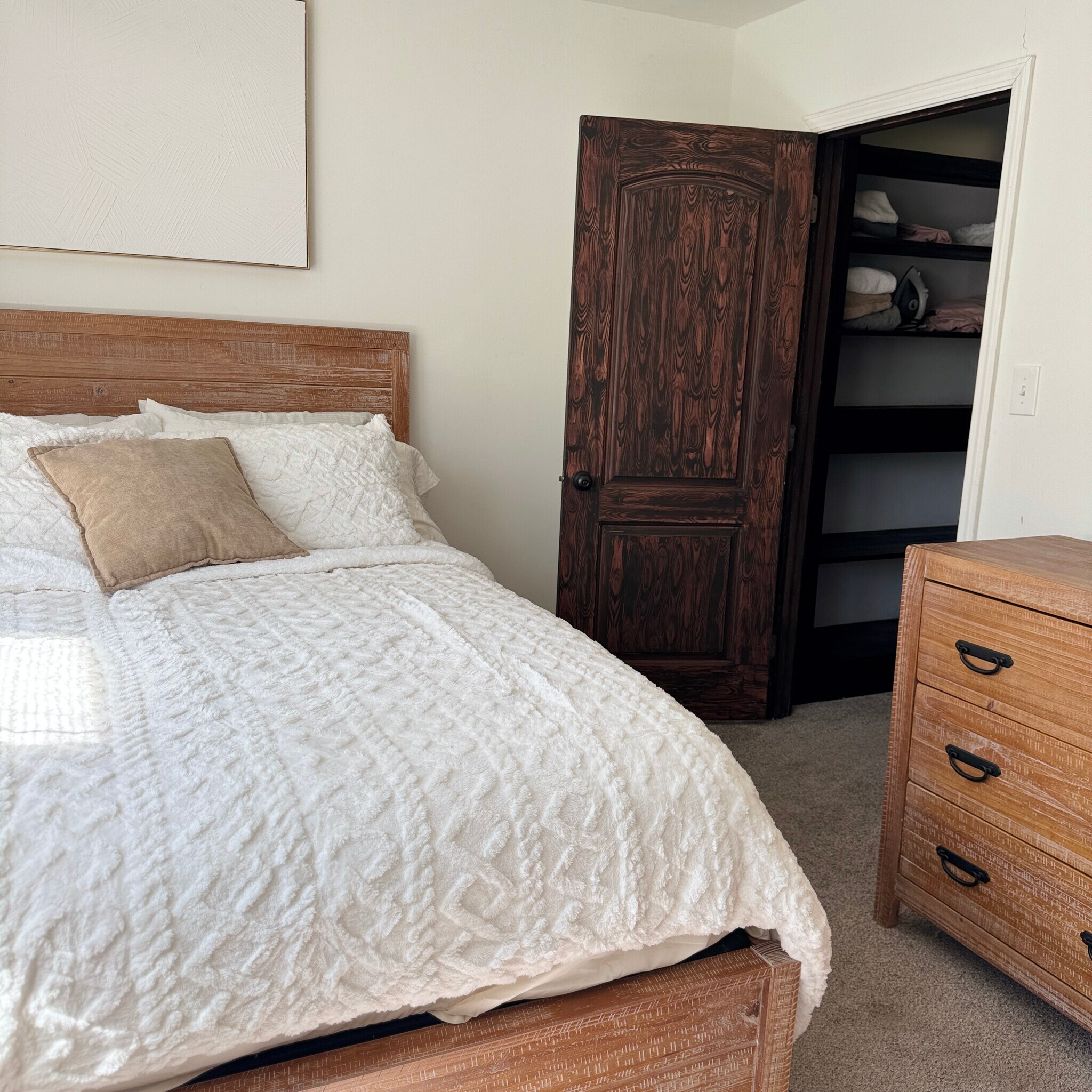 Building Photo - 951 Tecumseh St