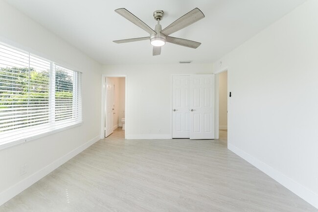 Building Photo - 323 Spanish River Blvd