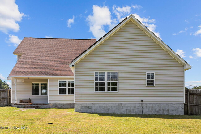 Building Photo - 203 Reid Ct S