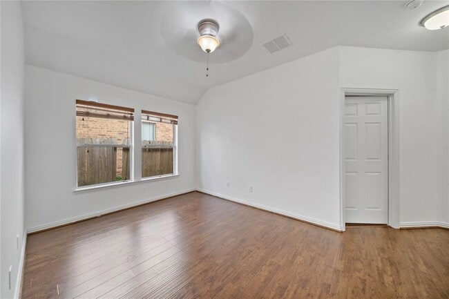 Building Photo - 7030 Thistlewood Park Ct