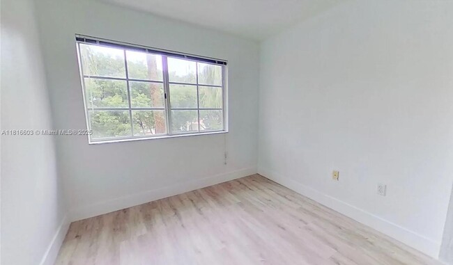 Building Photo - 2544 Centergate Dr